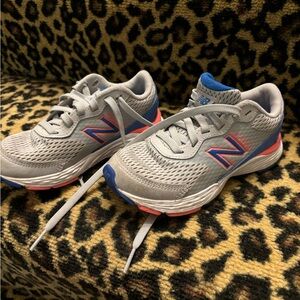 Girls New Balance tennis shoes